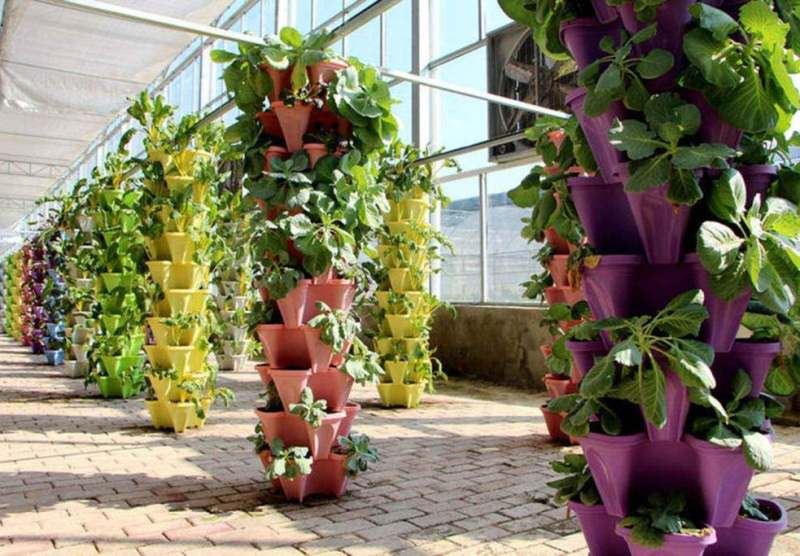 stacking-flower-pot-tower-for-vertical-garden